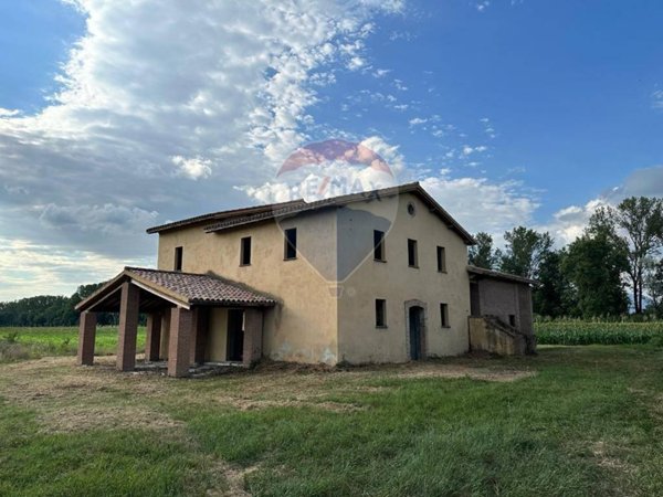 casale in vendita a Montefalco in zona San Clemente