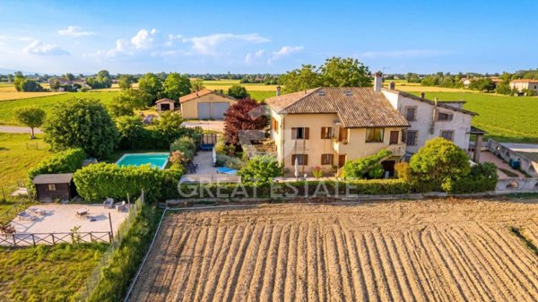 casa indipendente in vendita a Montefalco in zona Casale