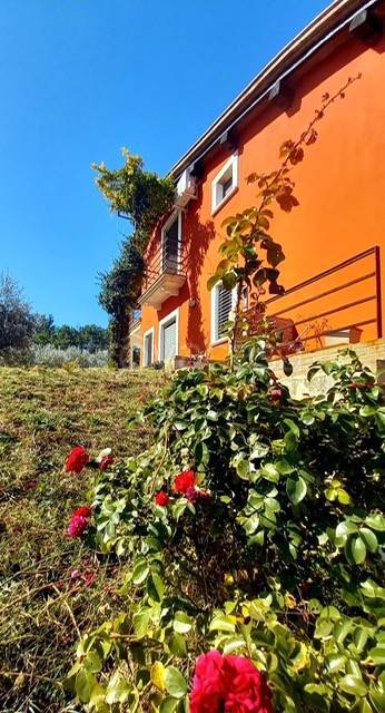 villa in vendita a Montefalco in zona Fratta