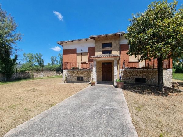 casa indipendente in vendita a Montefalco in zona Fratta