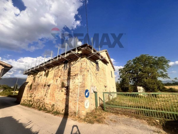 casa indipendente in vendita a Montefalco in zona Fratta