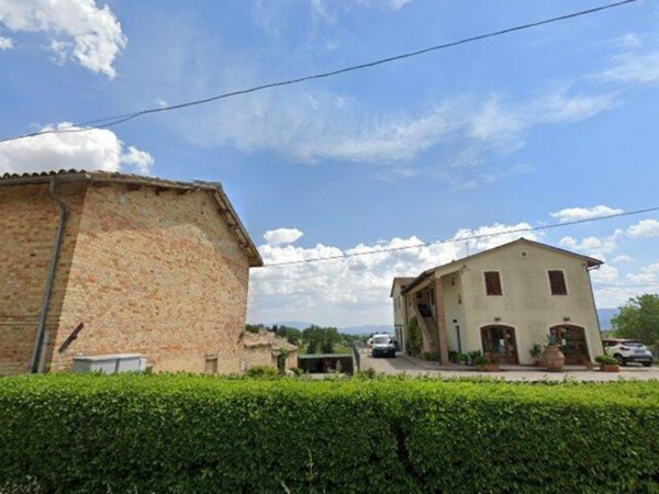 appartamento in vendita a Montefalco in zona Pietrauta