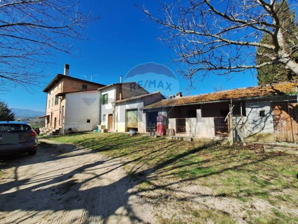 casa indipendente in vendita a Montefalco in zona Fratta