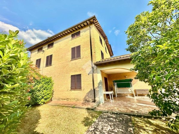 casa indipendente in vendita a Montefalco in zona Fratta