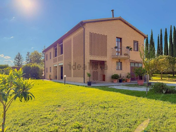 casa indipendente in vendita a Montefalco in zona Turrita