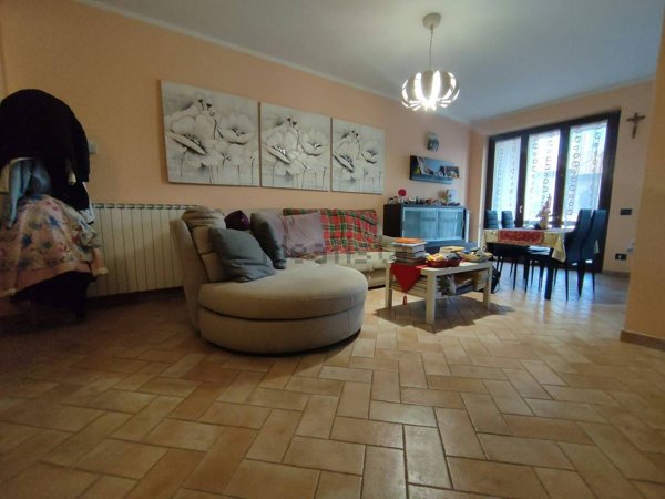 casa indipendente in vendita a Montefalco in zona Cerrete