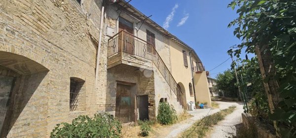 casa indipendente in vendita a Montefalco