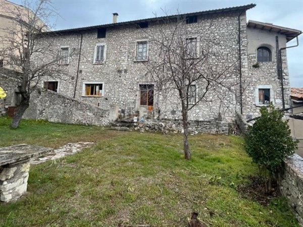 casale in vendita a Monteleone di Spoleto