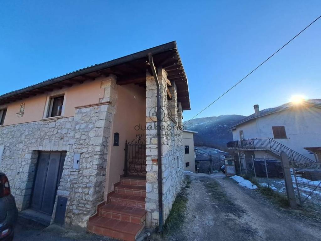 casa indipendente in vendita a Monteleone di Spoleto in zona Trivio