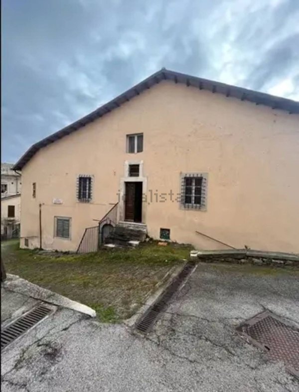 casa indipendente in vendita a Monteleone di Spoleto