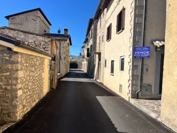 casa indipendente in vendita a Monteleone di Spoleto