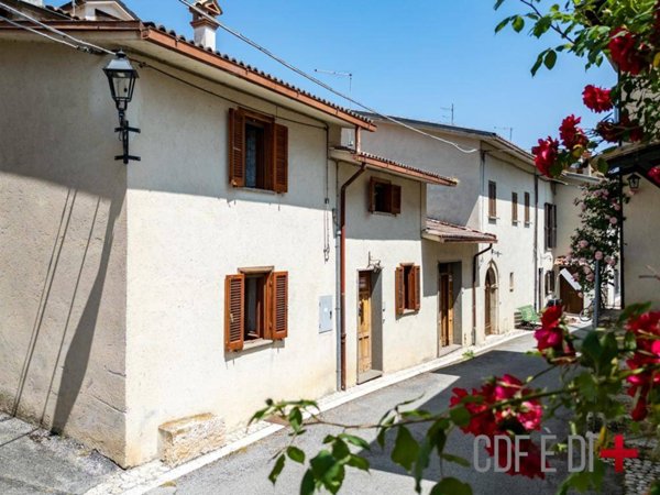 appartamento in vendita a Monteleone di Spoleto in zona Ruscio