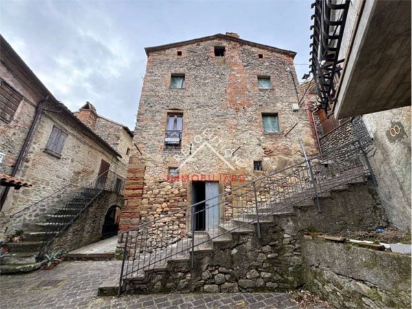intera palazzina in vendita a Monte Santa Maria Tiberina in zona Gioiello