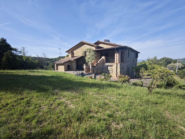 casale in vendita a Monte Santa Maria Tiberina