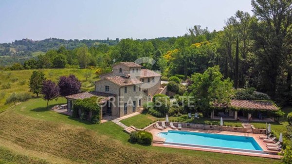 casa indipendente in vendita a Montone