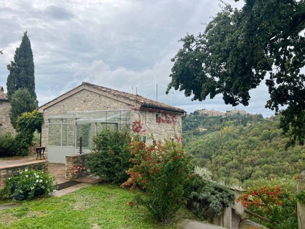 casa indipendente in vendita a Montone