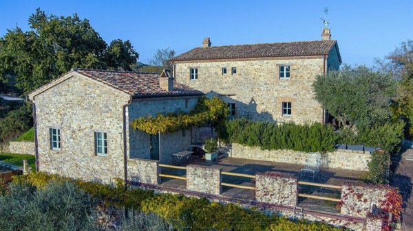 casa indipendente in vendita a Montone