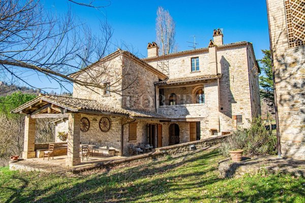 casa indipendente in vendita a Montone