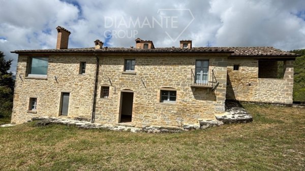 casa indipendente in vendita a Montone
