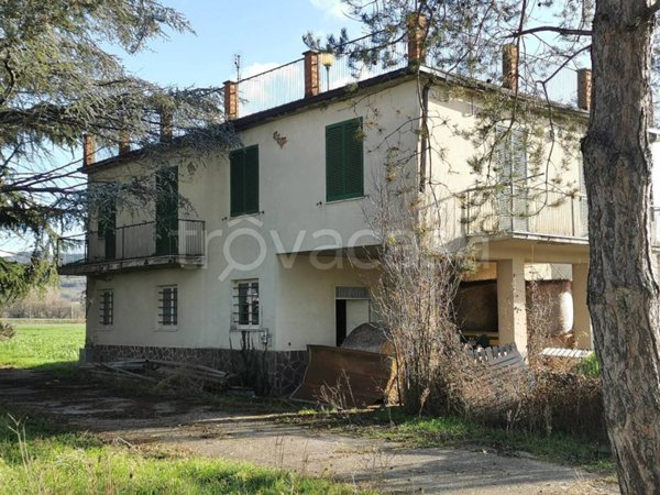 casa indipendente in vendita a Montone