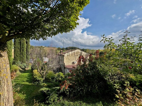 casale in vendita a Montone