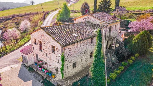 casa indipendente in vendita a Montone