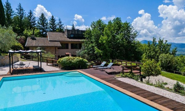 casa indipendente in vendita a Montone