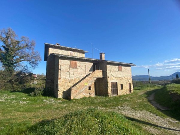 appartamento in vendita a Montone