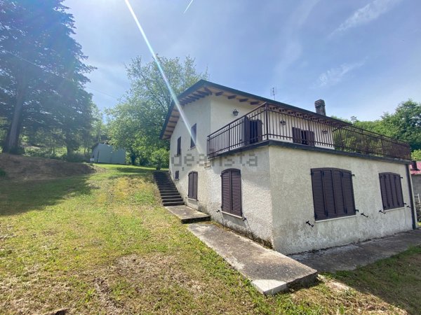 casa indipendente in vendita a Montone