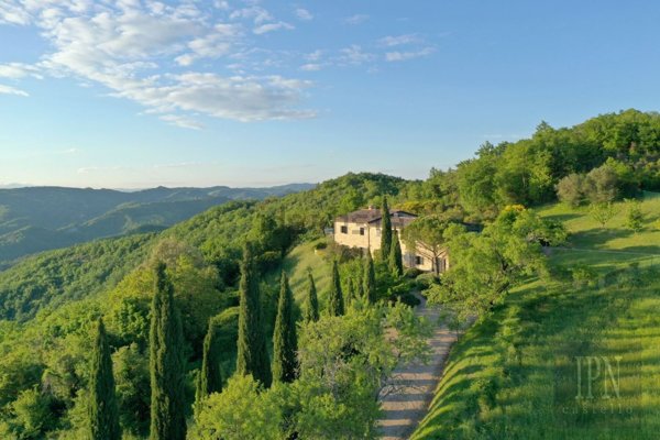 casa indipendente in vendita a Montone