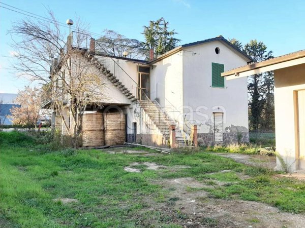 casa indipendente in vendita a Montone