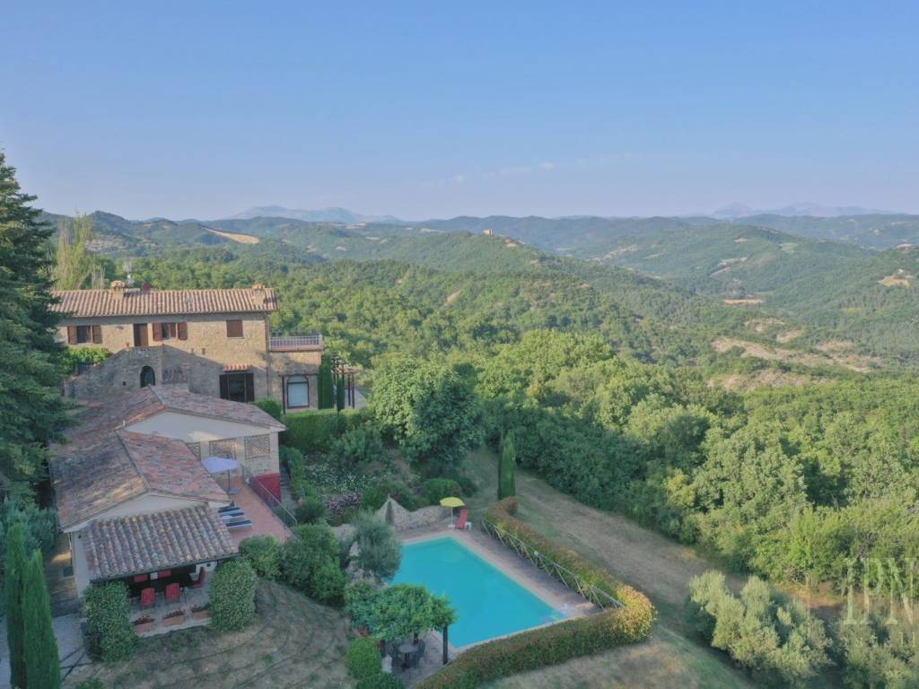 casa indipendente in vendita a Montone