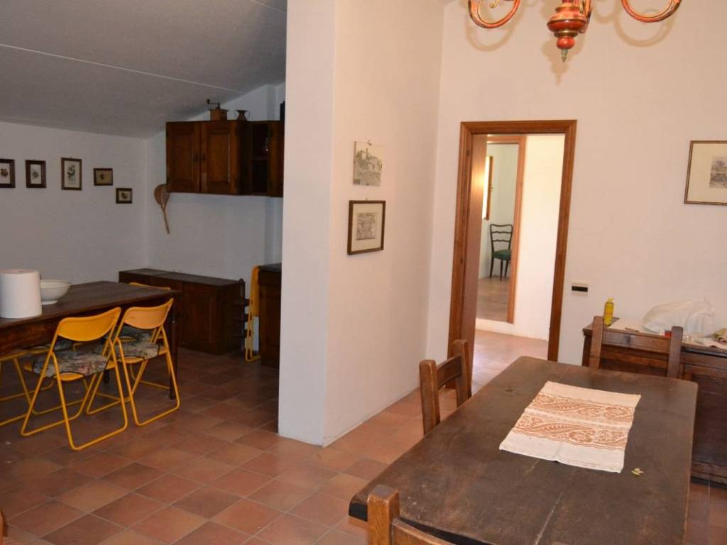 casa indipendente in vendita a Montone
