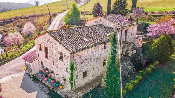 negozio in vendita a Montone