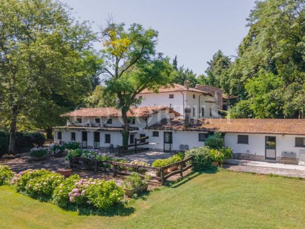 villa in vendita a Montone
