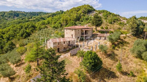casa indipendente in vendita a Montone