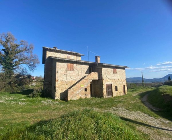 casa indipendente in vendita a Montone