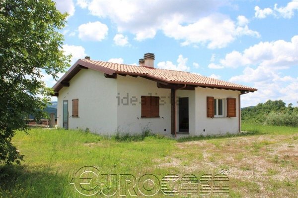 casa indipendente in vendita a Montone