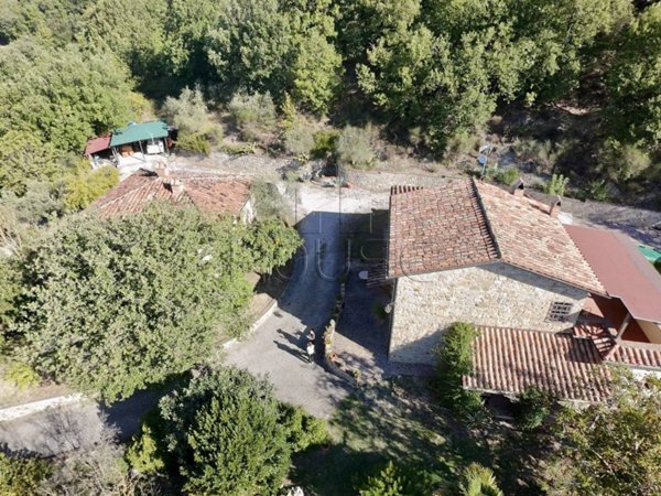 casa indipendente in vendita a Montone