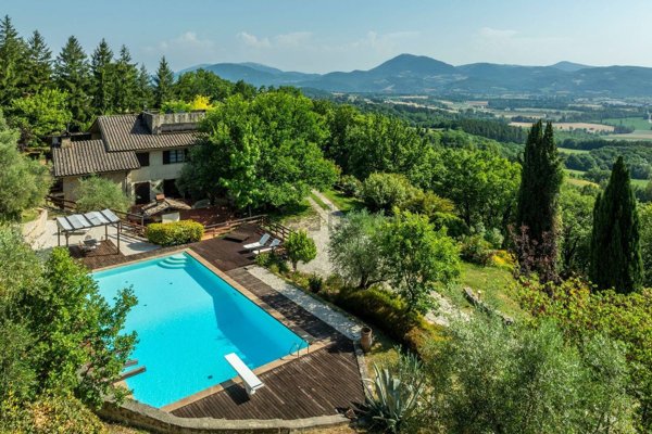 casa indipendente in vendita a Montone