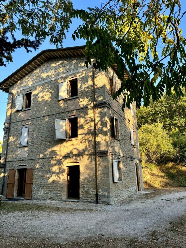 casa indipendente in vendita a Montone