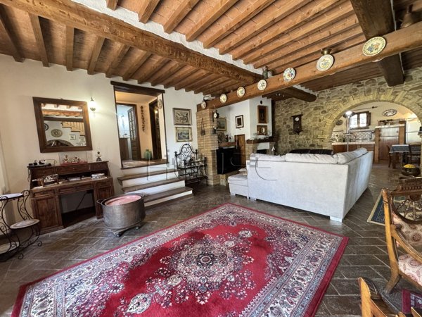 casale in vendita a Montone