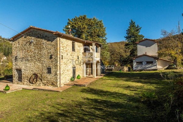 casale in vendita a Montone