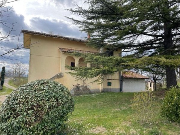 casale in vendita a Montone