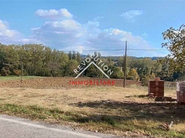 terreno edificabile in vendita a Montone