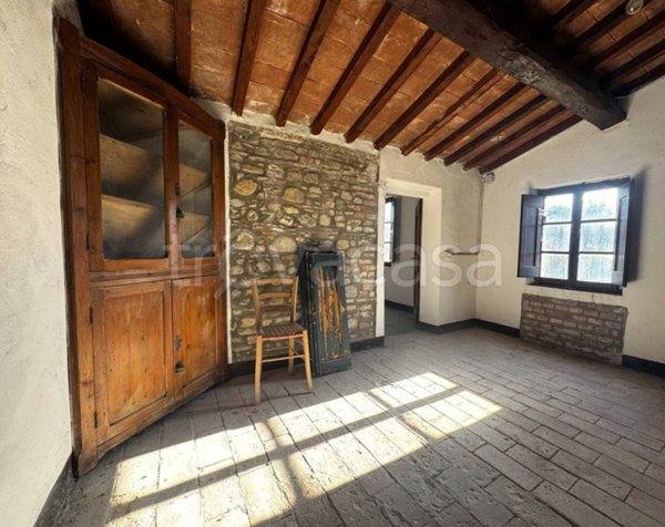 casa indipendente in vendita a Montone