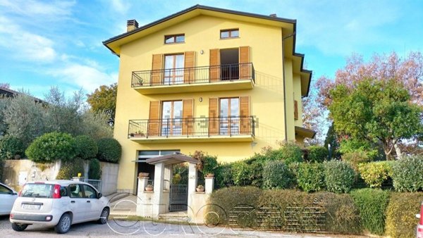casa indipendente in vendita a Montone