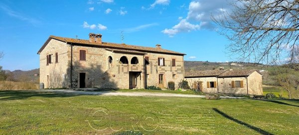 casale in vendita a Montone