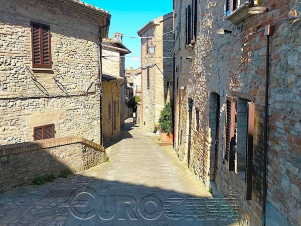 casa indipendente in vendita a Montone