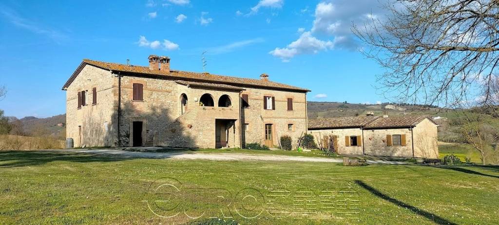 casa indipendente in vendita a Montone